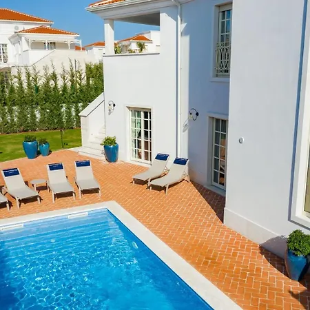 Luxury Giulia With A Pool Villa